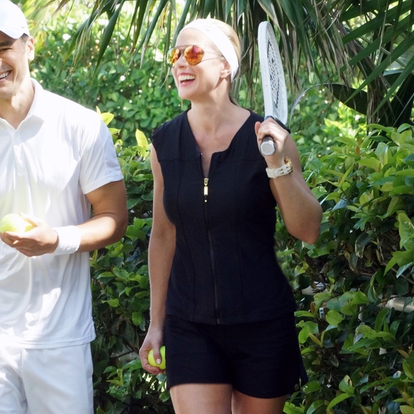 CENTRE COURT ACTIVEWEAR ROMA VEST (BLACK) - Picture 4 of 10